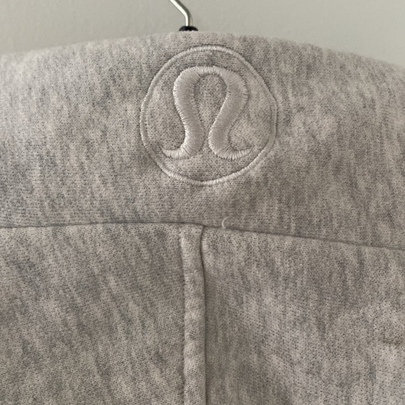 *limited edition* Lululemon Aloha scuba hoodie half zip, oversized sz 10 in grey - Picture 4 of 5